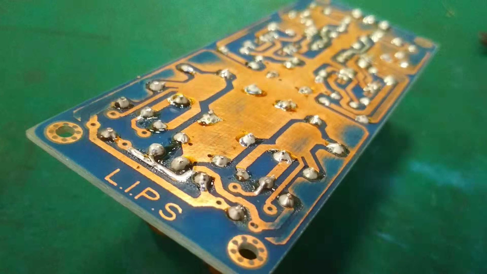 DIY ELECTRONICS PROJECTS L.I.P.S ( Low Impedance Power Supply)