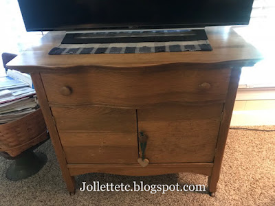 Wash stand in family room https://jollettetc.blogspot.com