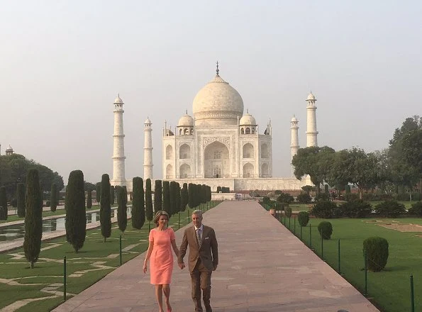 King Philippe and Queen Mathilde visited Taj Mahal in New Delhi. Queen Mathilde wore Natan Dress and natan shoes