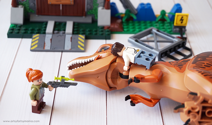 Kids will be ROARING with laughter with Free Printable Dinosaur Jokes inspired by LEGO Juniors Jurassic World set!