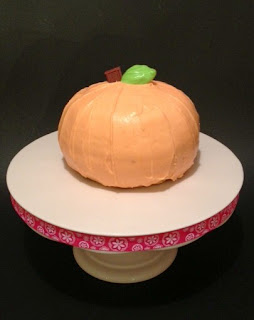 Mini Pumpkin Spice Cake- www.thecreativeconfectionista.com