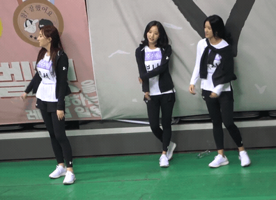 보나를 다리사이에 끼우는 은서.gif | 인스티즈