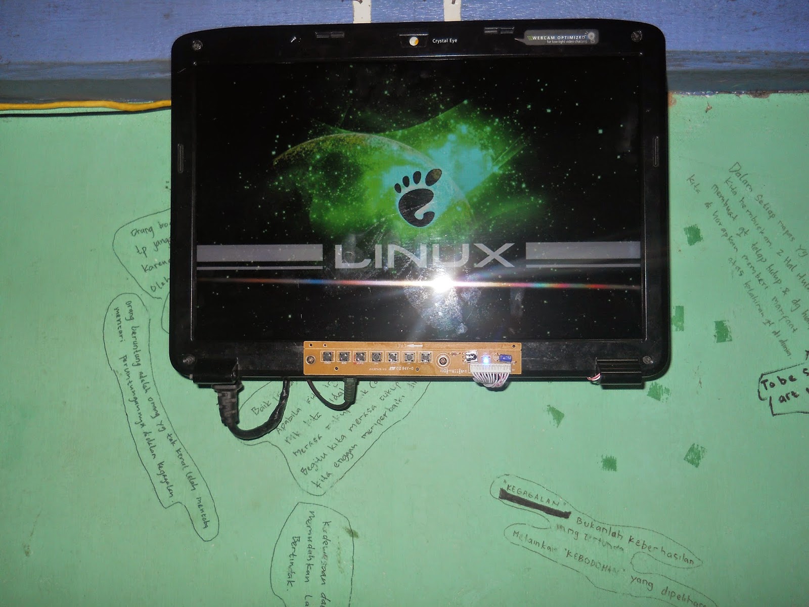 Membuat LCD Bekas Laptop Menjadi Monitor / LCD TV Belajar Linux