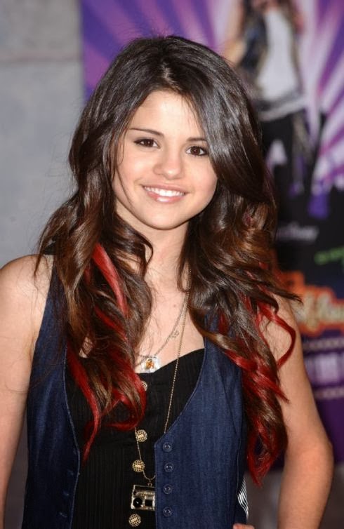 Latest Hairstyles: Selena Gomez Hair Color