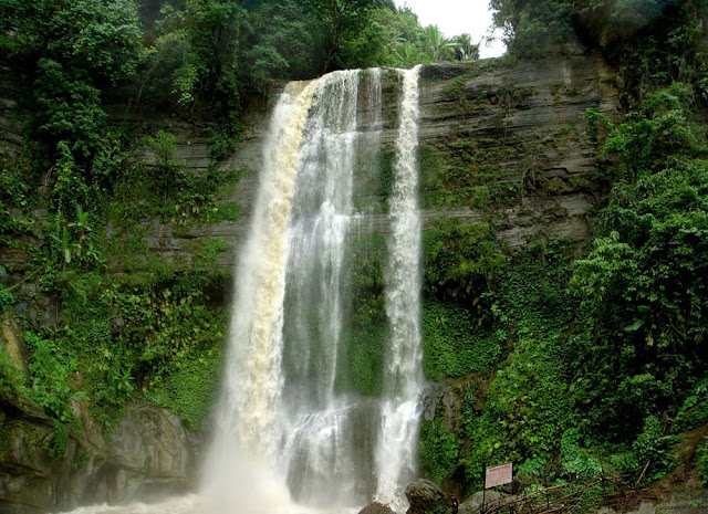 Amazing panorama of Madhabkunda waterfall
