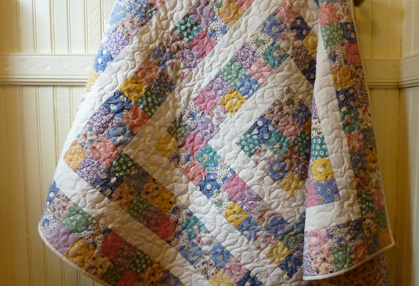 Busy Bee No. 16 Baby Quilt with 30's Reproduction Fabrics