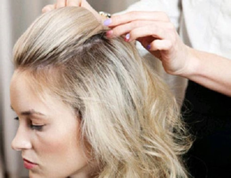 Bí kíp tạo tóc mái lệch phồng đẹp mê hồn cho bạn gái không cần ra tiệm - Ảnh 10 Bi kip tao toc mai lech phong dep me hon cho ban gai khong can ra tiem - Anh 10