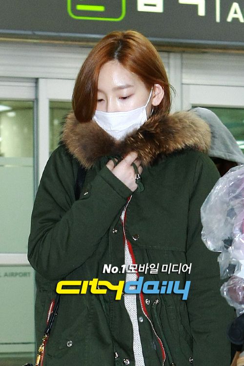 [Pictures] 130211 SNSD at Gimpo airport (From Japan) by Press ...