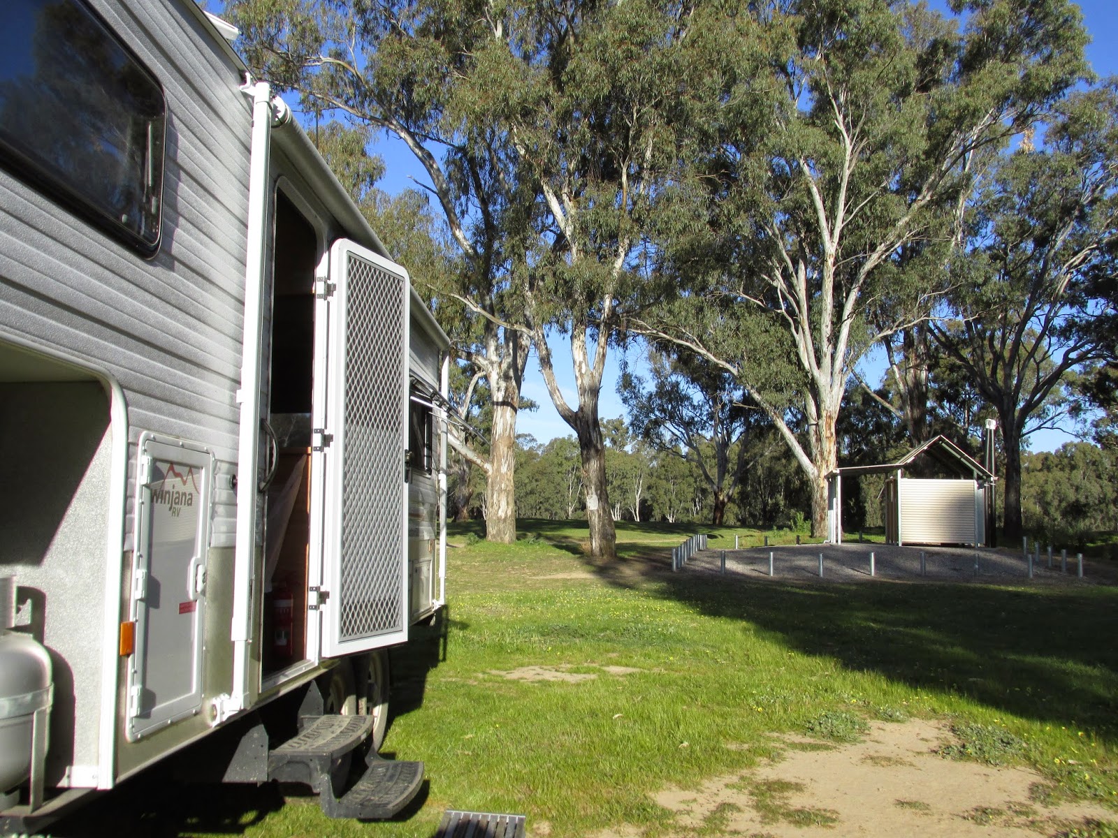 Ruffs Adventures Free camping beside the Murray river