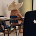 ESTUDANTE DE ARTES VISUAIS DA UFG FICA NU EM SALA DE AULA DURANTE DISCUSSÃO SOBRE O QUE É ARTE?
