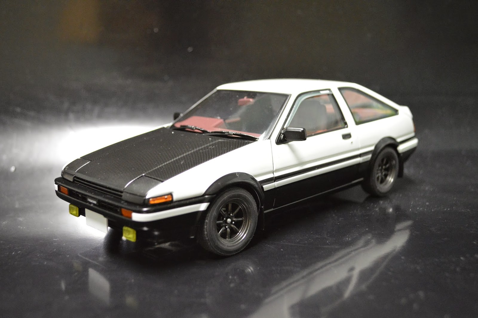 Toyota levin trueno отличия