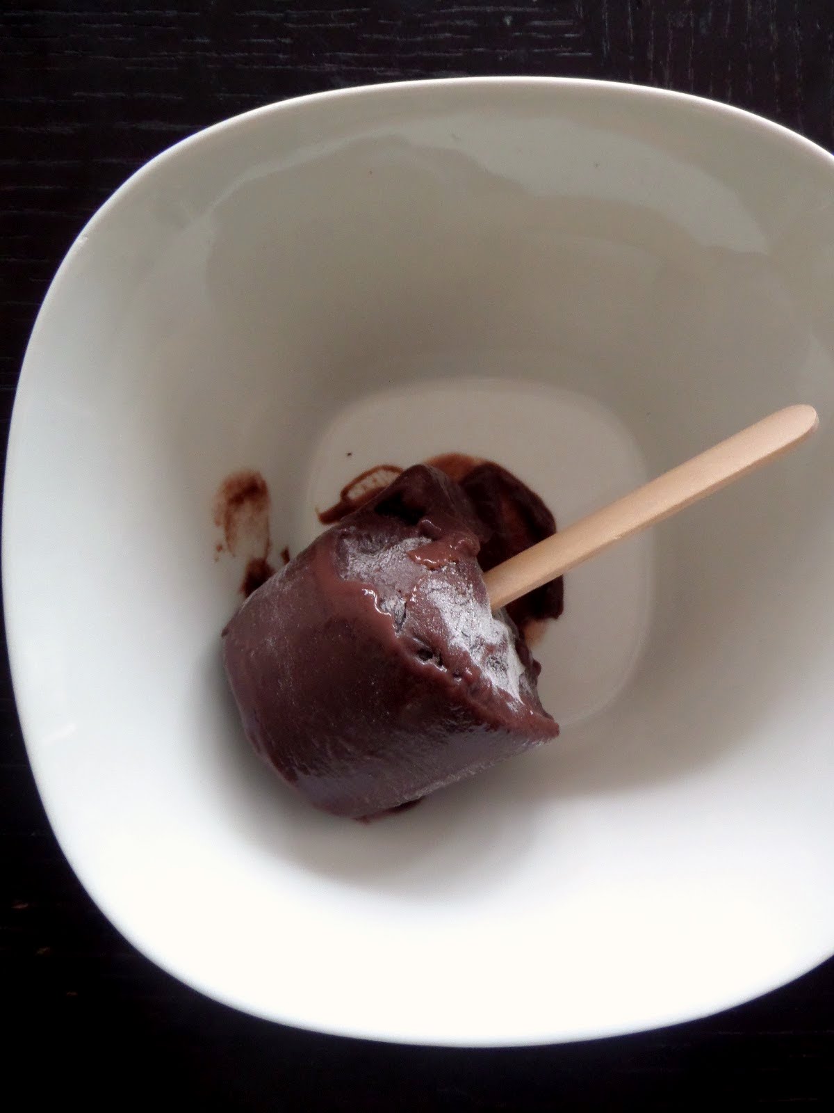 Pudding Popsicles:  A simple way to turn your favorite pudding into a frozen treat. 