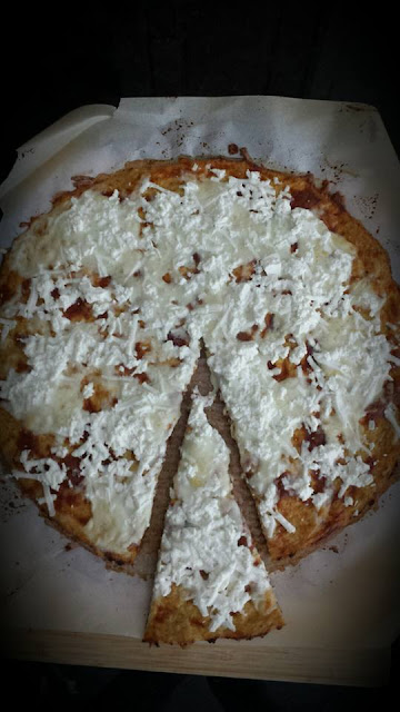 "Pizza" cu blat din conopida