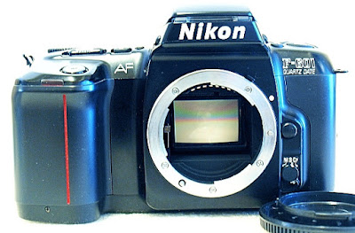 Nikon F-601, Front