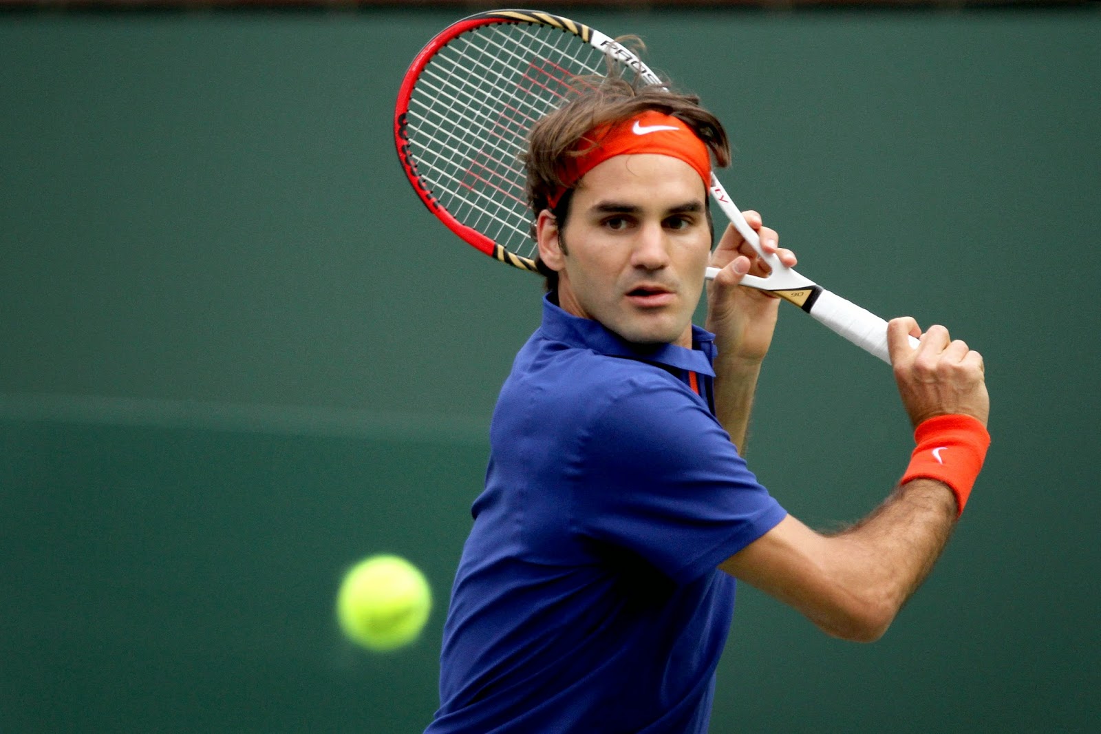 Теннисные спортсмены. Роджер Федерер фото. Теннис. Теннисист. Игрок в теннис.
