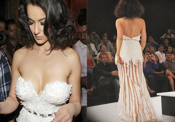 bollywood actress wardrobe malfunction pics க்கான பட முடிவு