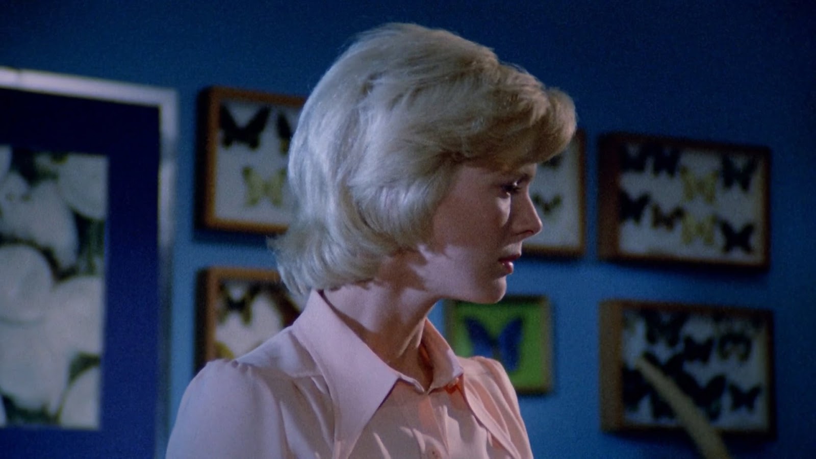 Culture Prohibée: Le Parfum De La Dame En Noir