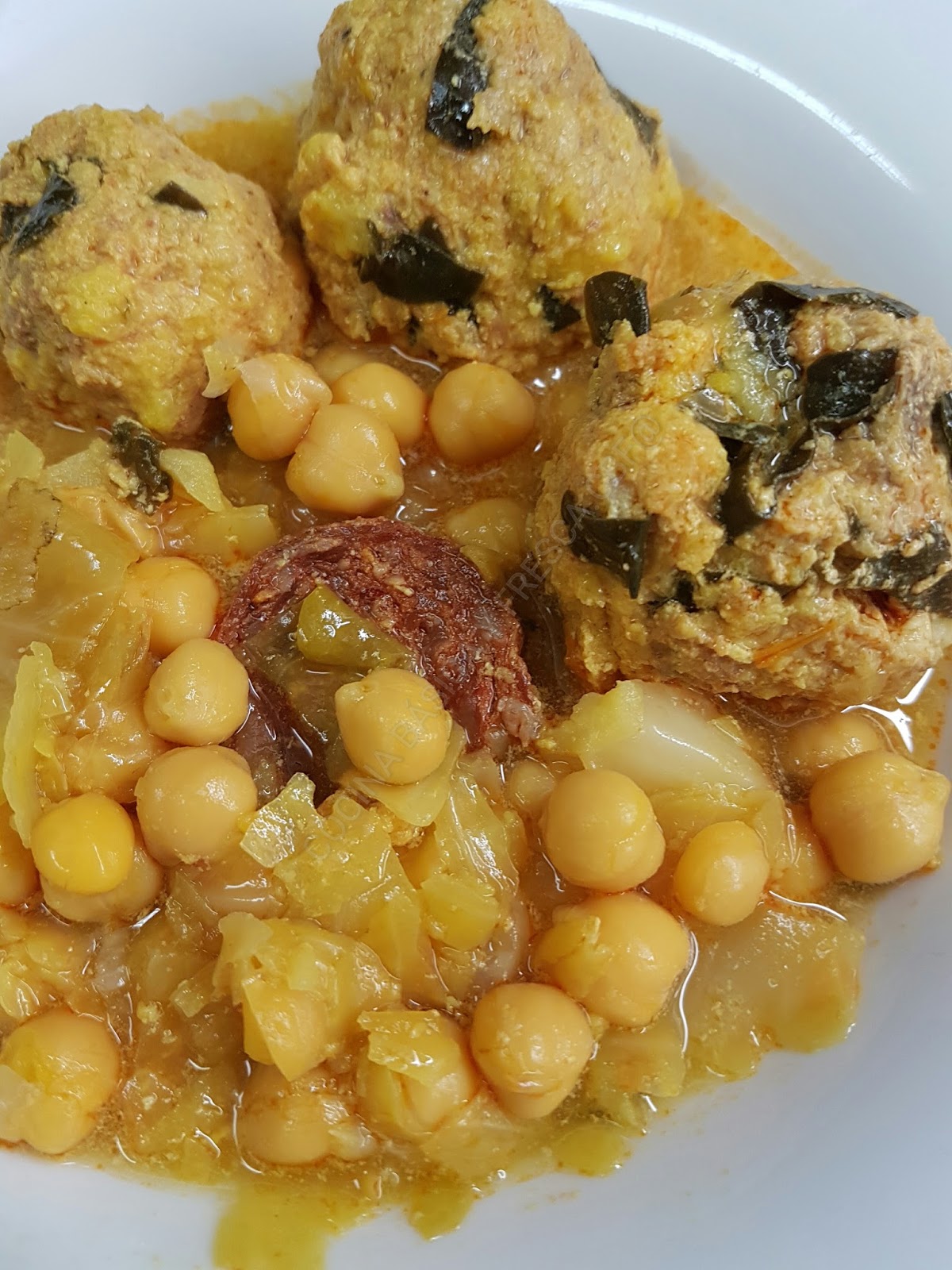 Cocina Basica y Fresca GARBANZOS CON REPOLLO Y ALBÓNDIGAS DE CARNE CON