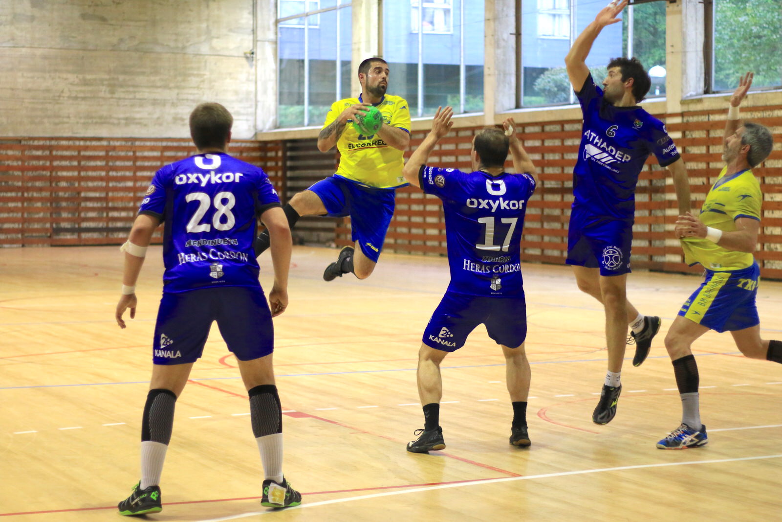 Balonmano El Barakaldo pierde con Tolosa en un buen partido de