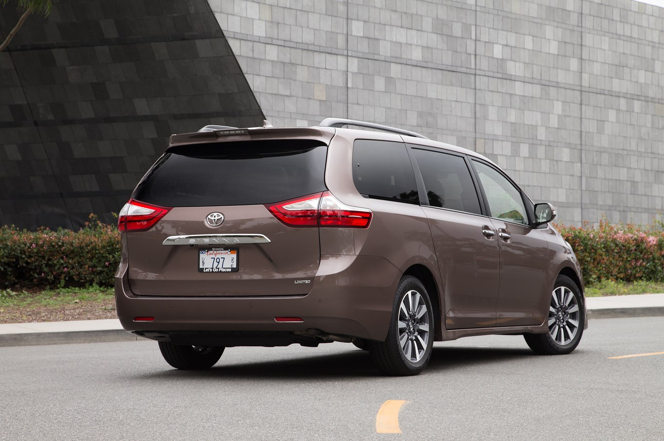Gia Xe Toyota Sienna 7 Cho Nhap My Doi 2018 2019 bao nhieu - Giá Xe Ô