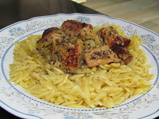 Carne la cuptor cu paste orzo / Baked meat  with orzo pasta
