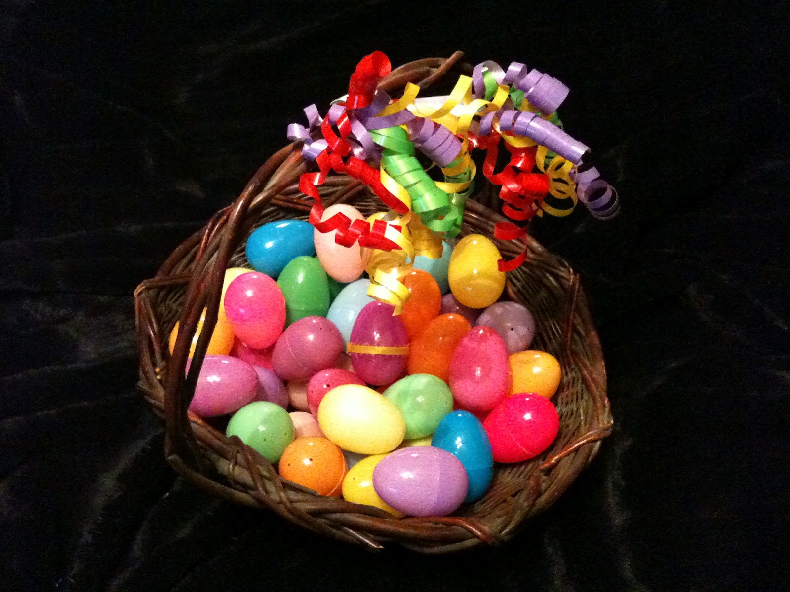 In the Leafy Treetops the Birds Sing "Good Morning" EGGCITING EGG SHAKERS