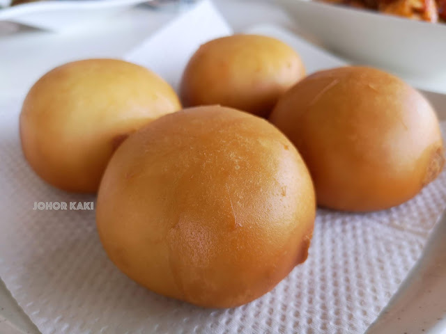 Super Lobster a Worthy Alternative to Jade Garden in Sg Rengit 龍皇海鮮樓 Fried Buns