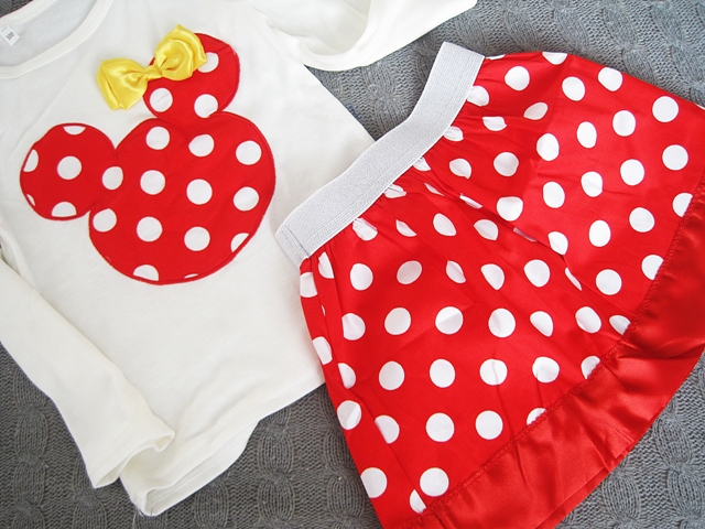 http://www.wholesalebuying.com/product/baby-girls-long-sleeve-cute-animal-pattern-tops-t-shirt-and-skirt-set-82923?utm_source=blog&utm_medium=cpc&utm_campaign=Carly1378