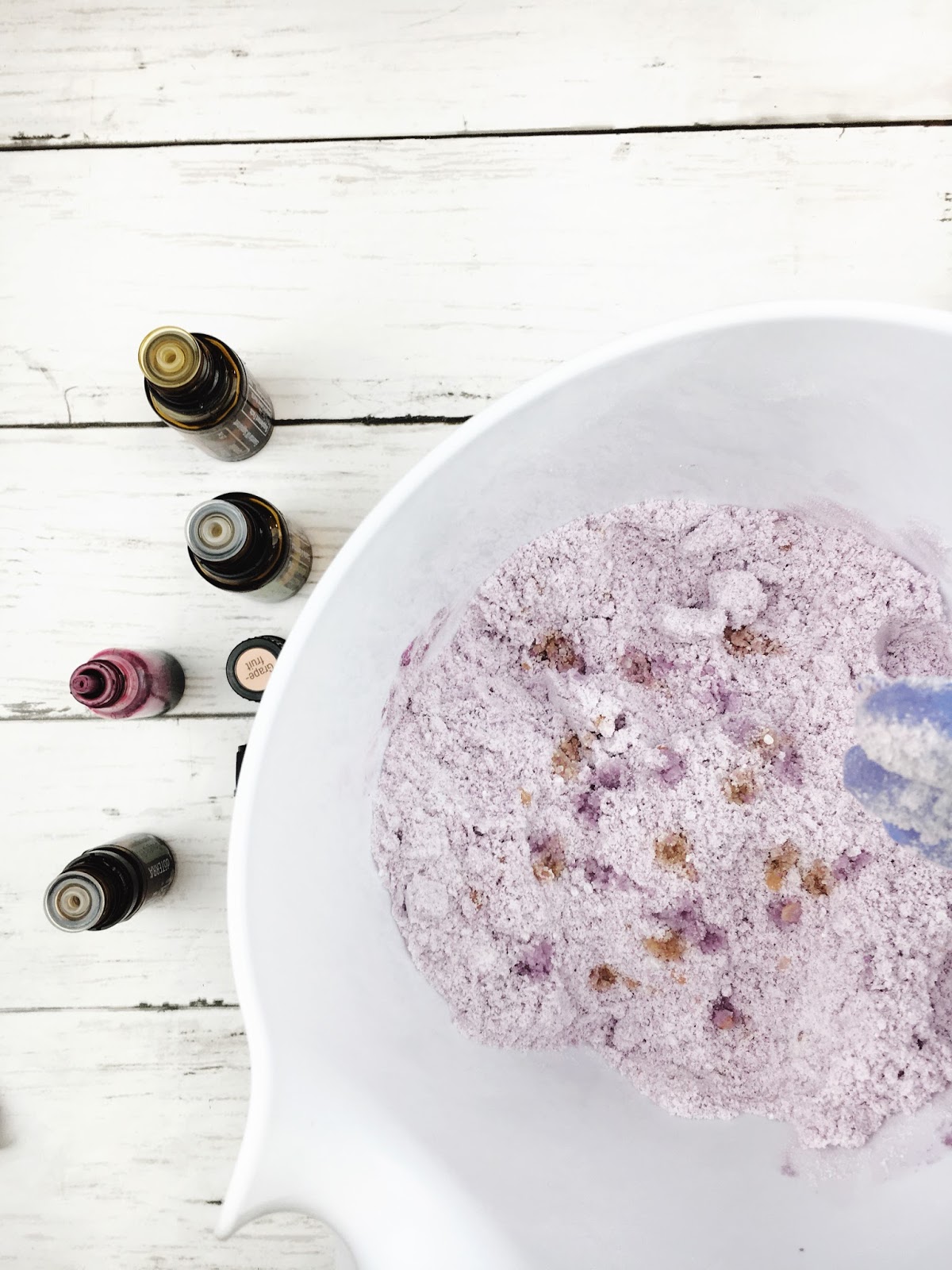 five sixteenths blog Make it Monday // DIY Bath Bombs with Essential Oils