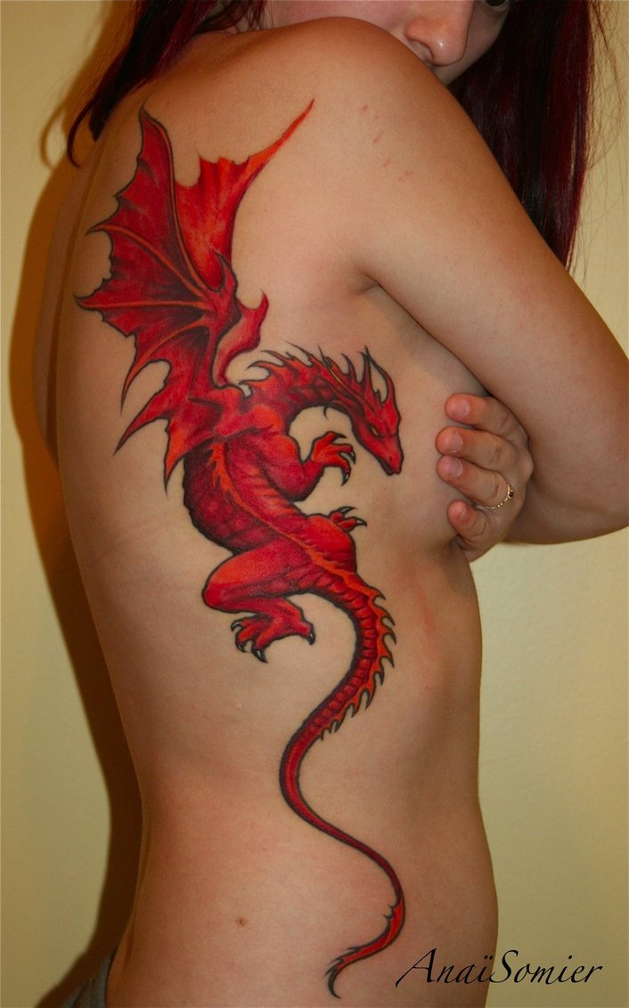 Значение тату дракона у девушки. Тату дракон. Красный дракон тату для девушки. Татуировка дракона на плече. Тату дракончик.