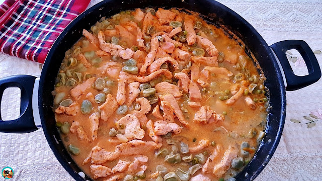 Tiras de pechugas de pollo con habas