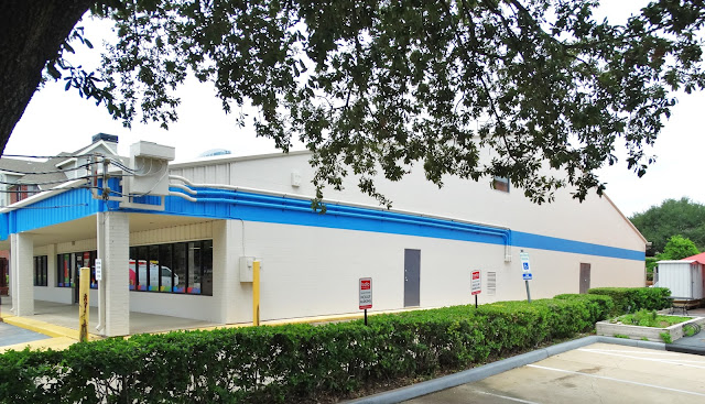 2220 W Alabama St, Houston, TX 77098 2220 W Alabama St, Houston, TX 77098