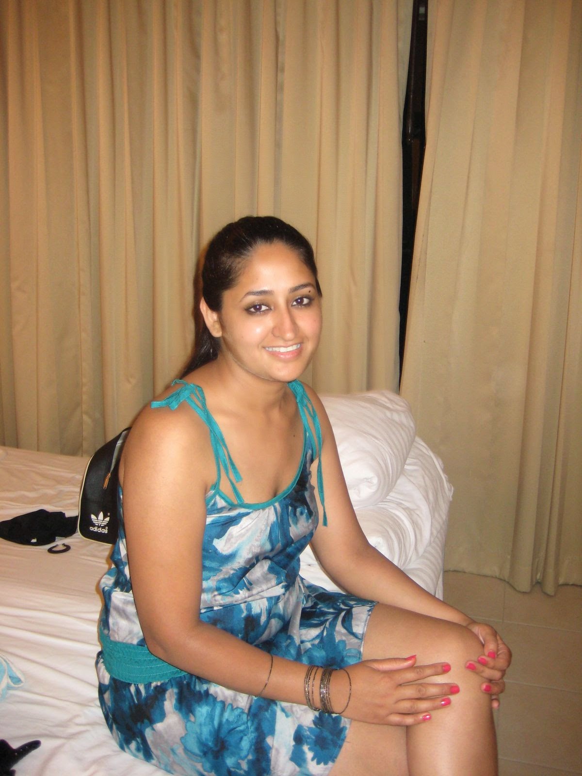 Sri Lankan Hot Desi Girls In Room Beautiful Photos My XXX Hot Girl picture