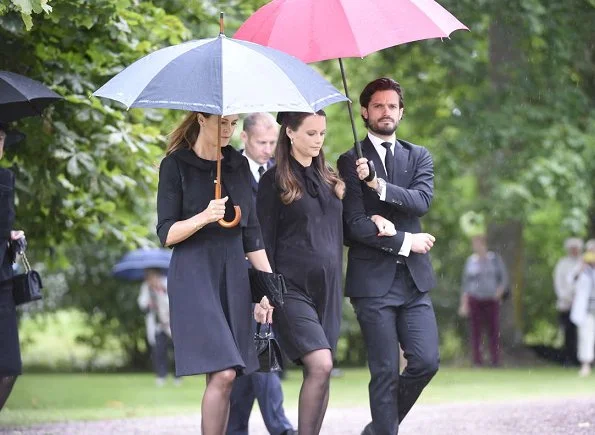 Queen Silvia, Crown Princess Victoria, Prince Daniel, Prince Carl Philip, Princess Sofia, Princess Madeleine and Princess Benedikte