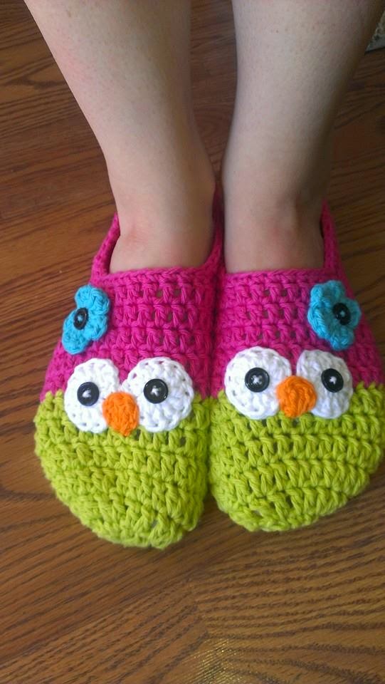 Yelena's Nest: Owl Slippers {Free Crochet Pattern}
