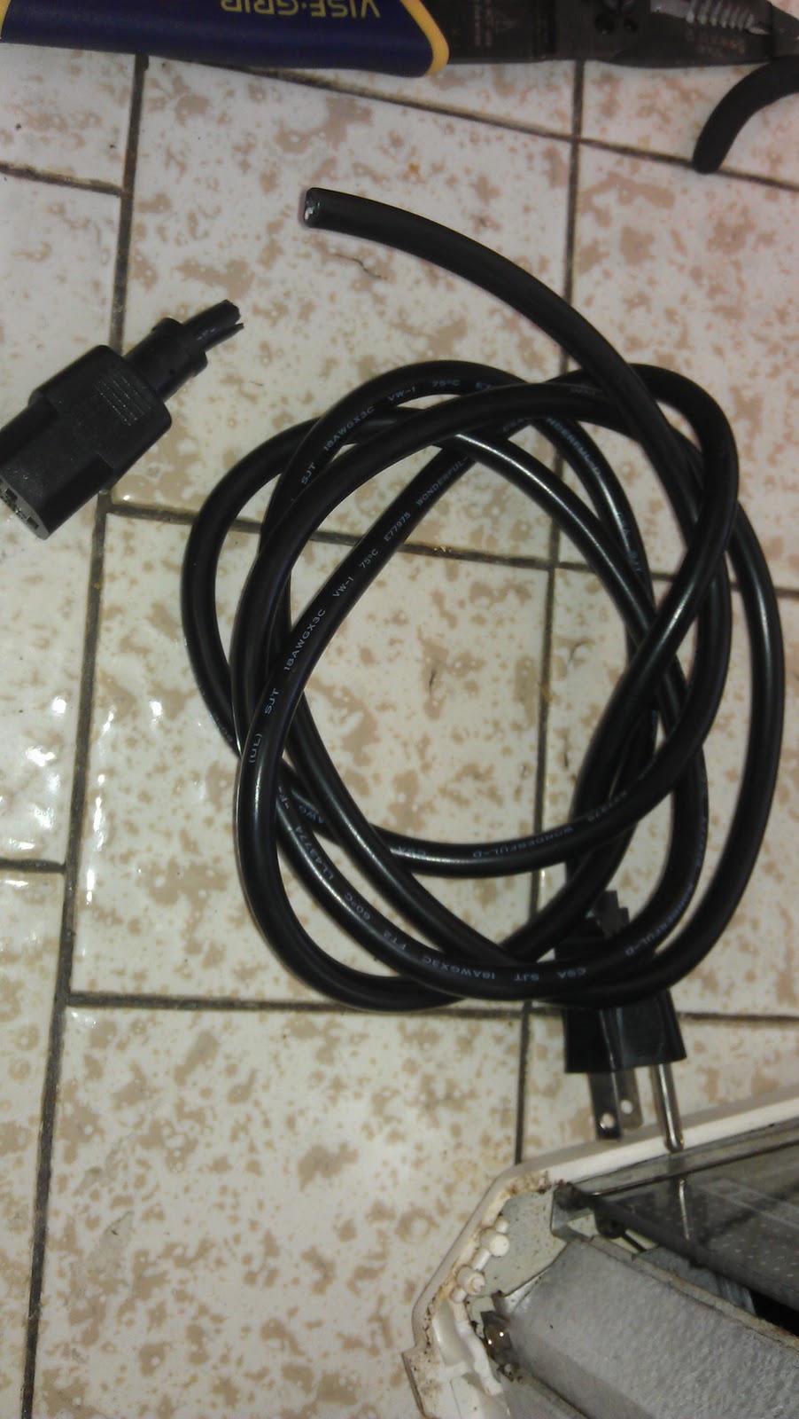 Tinker Talk Black and Decker Toaster cable is overheating