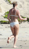 The pretty brunette, Gwyneth Paltrow, 43, has decided to spent quality time with boyfriend, Brad Falchuk, 44, at the shoreline in Mexico on Friday, January 15, 2016 in a white string bikini.