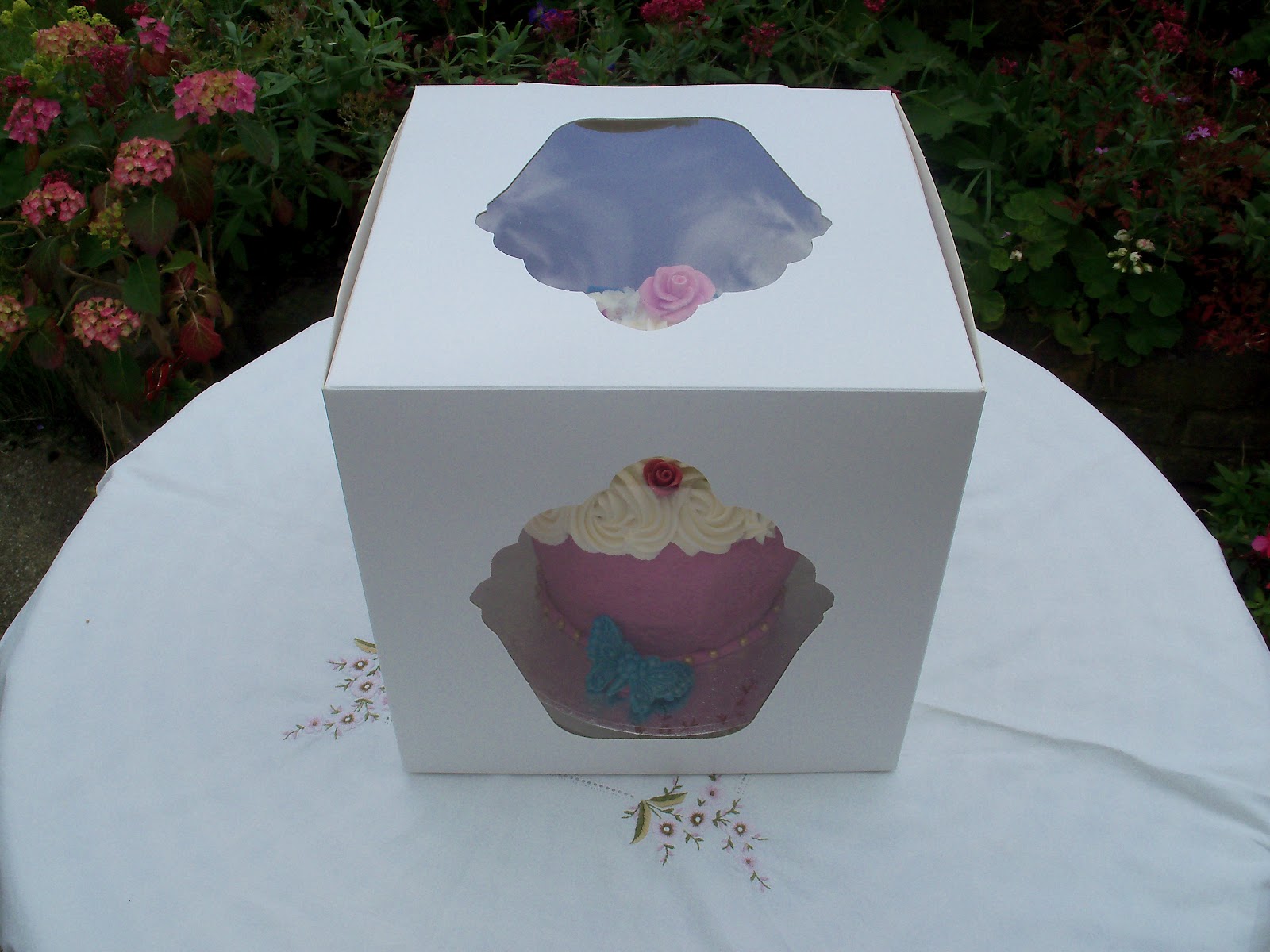 Cupcakes Cocoa & Heart's Bakery