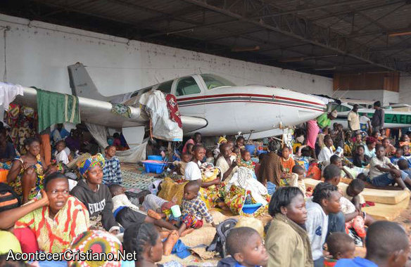 Cristianos crentroafricanos refugiados en aeropuerto
