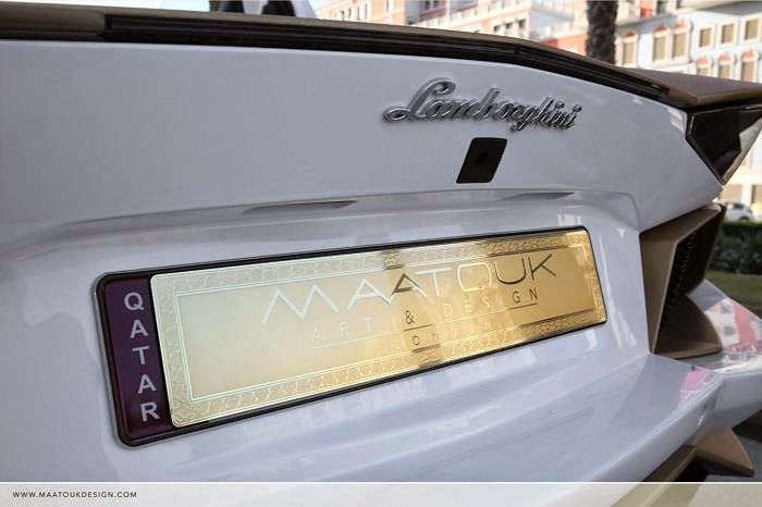 Lamborghini Aventador نسخة مغطاة بالذهب الحقيقي من سيارة لامبورغيني  