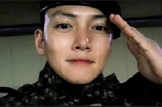  Agen Domino Online - Ji Chang Wook Pamer Foto Saat Berseragam Militer