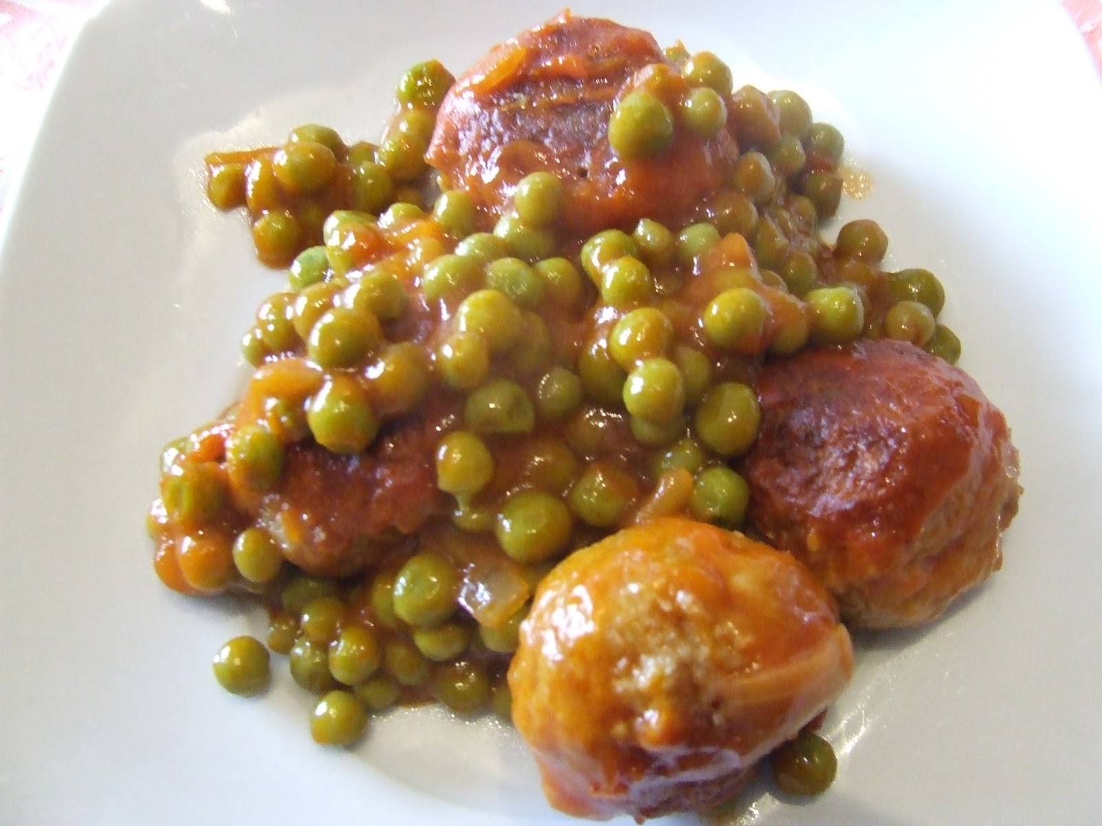 cuina i gaudeix MANDONGUILLES DE SEITAN AMB PÈSOLS