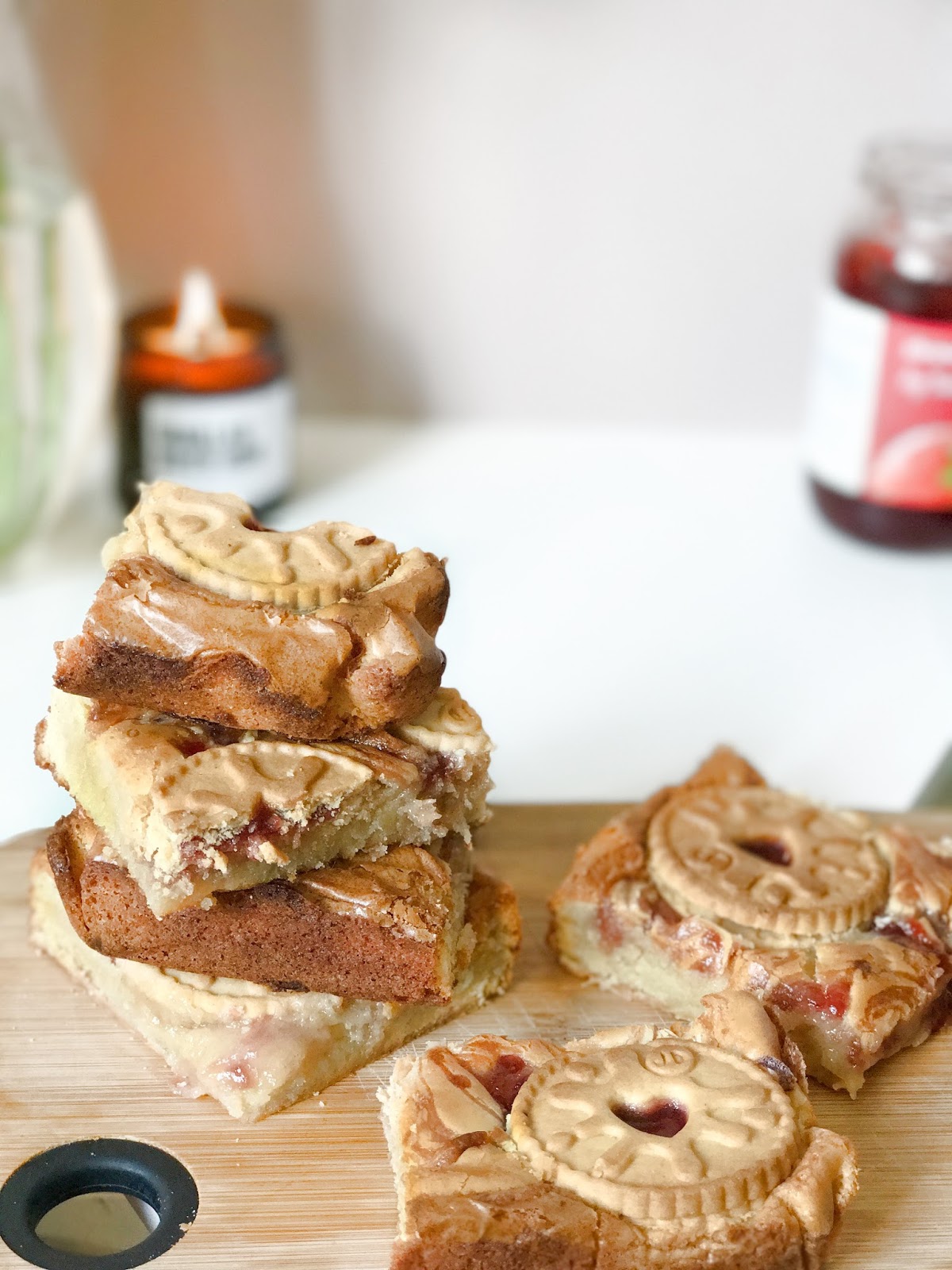 Jamtastic' Jammy Dodger Blondies!