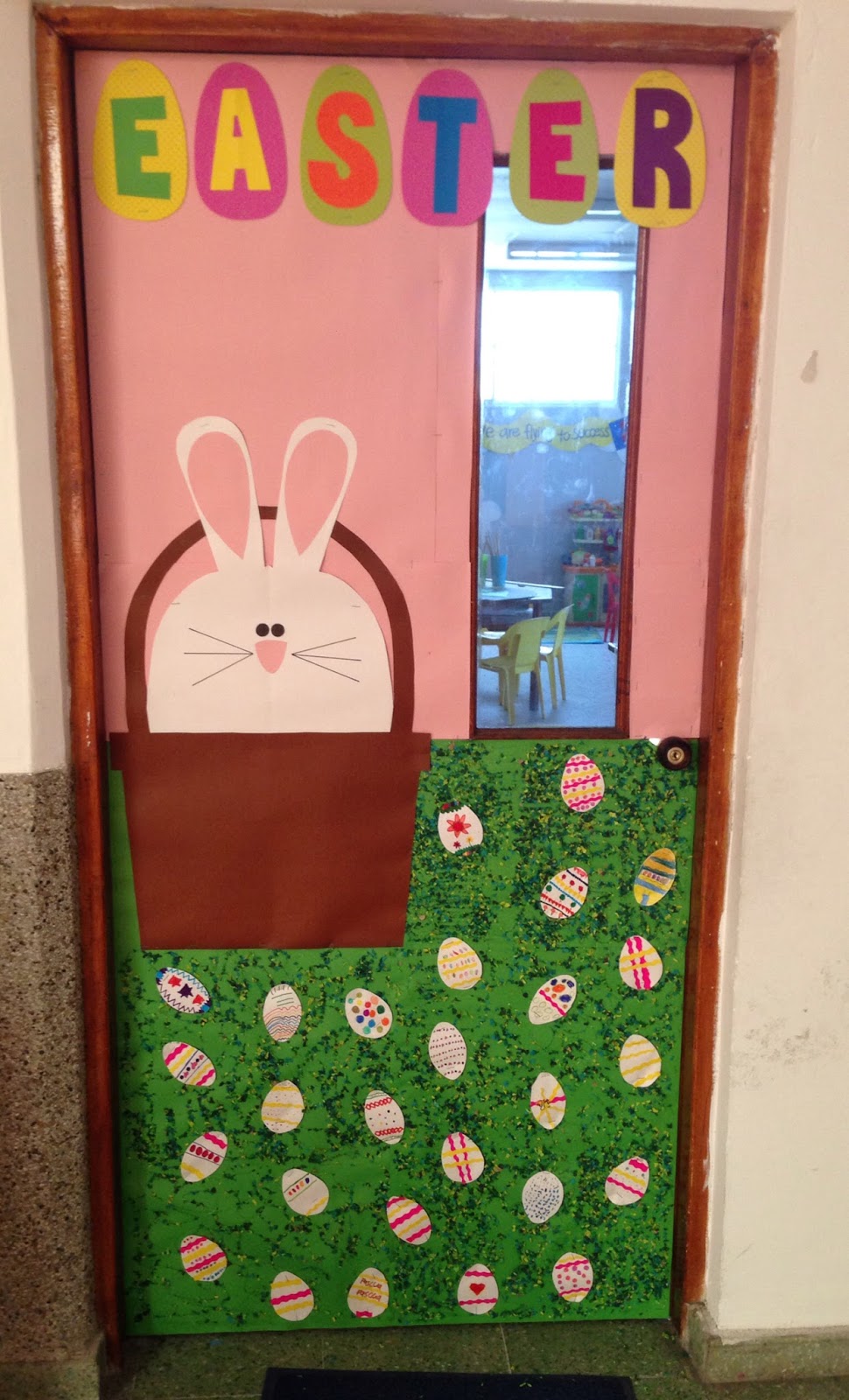 50 ideias de decoração de portas para Páscoa — SÓ ESCOLA