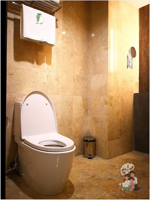 Somerset Millenium Makati Bathroom