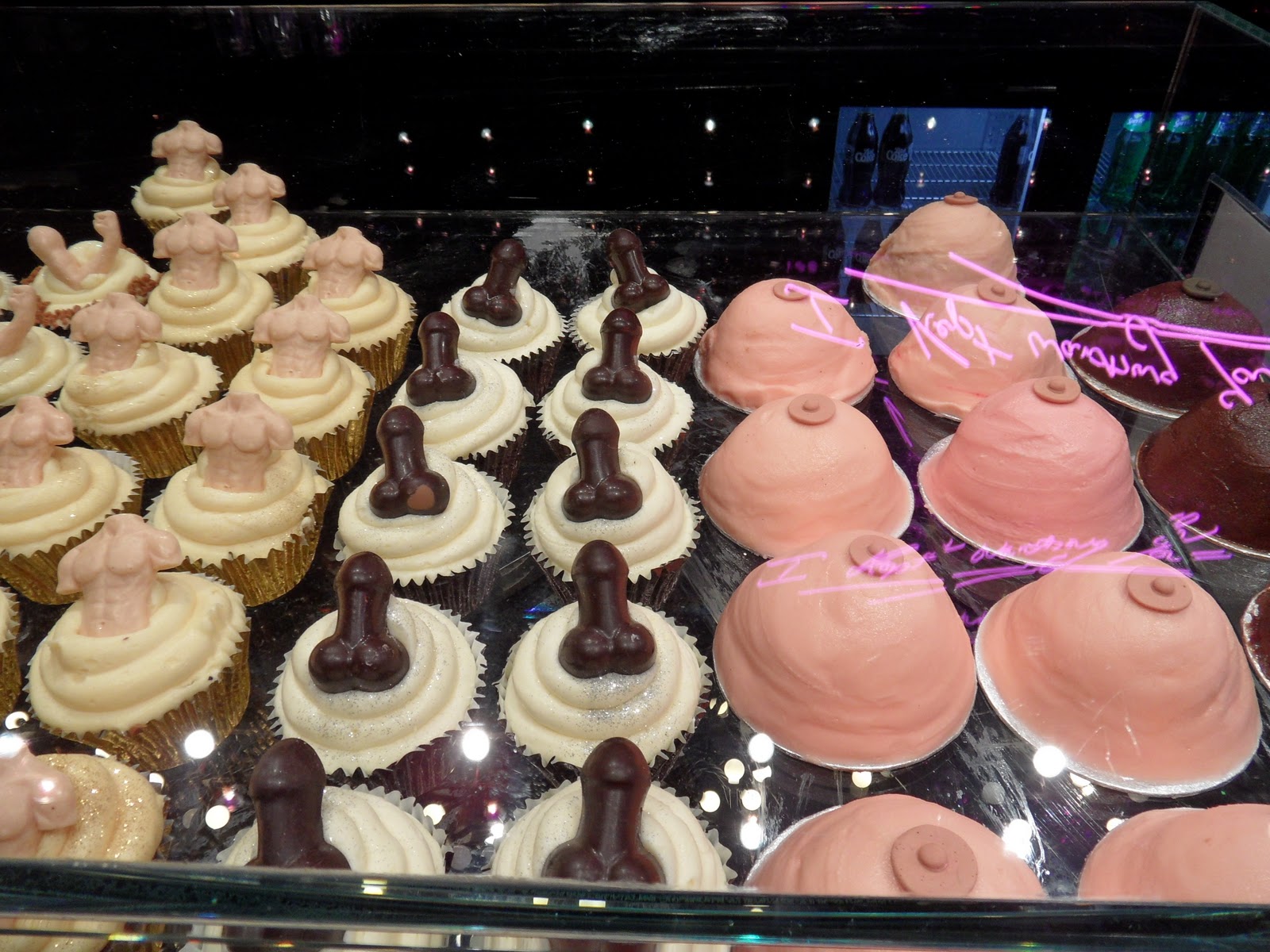 Heaven is a Cupcake: Cupcake Shop Review - 27th November 2011