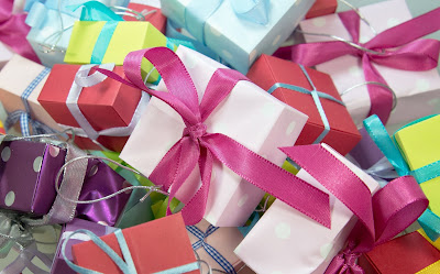 NWoBS Blog: Pocket friendly ideas to celebrate an eco-friendly Diwali without compromising the festive cheer! Give gifts to the help staff this Diwali