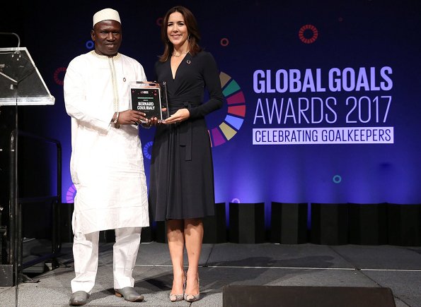 Crown Princess Mary wore Issa navy royal blue silk jersey dress and Gianvito Rossi Python pumps. dark Blue suit