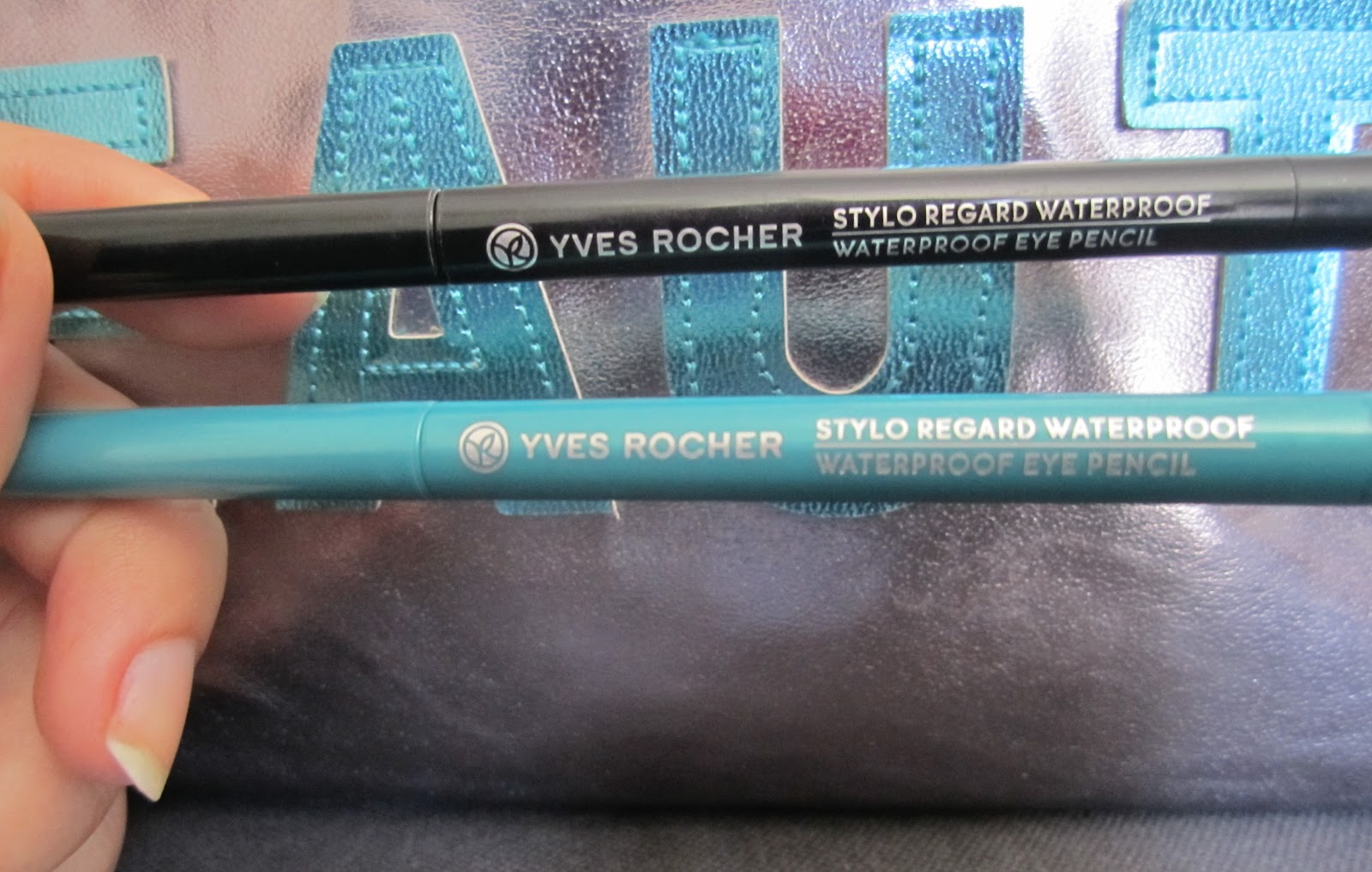 comment appliquer le stylo regard waterproof yves rocher