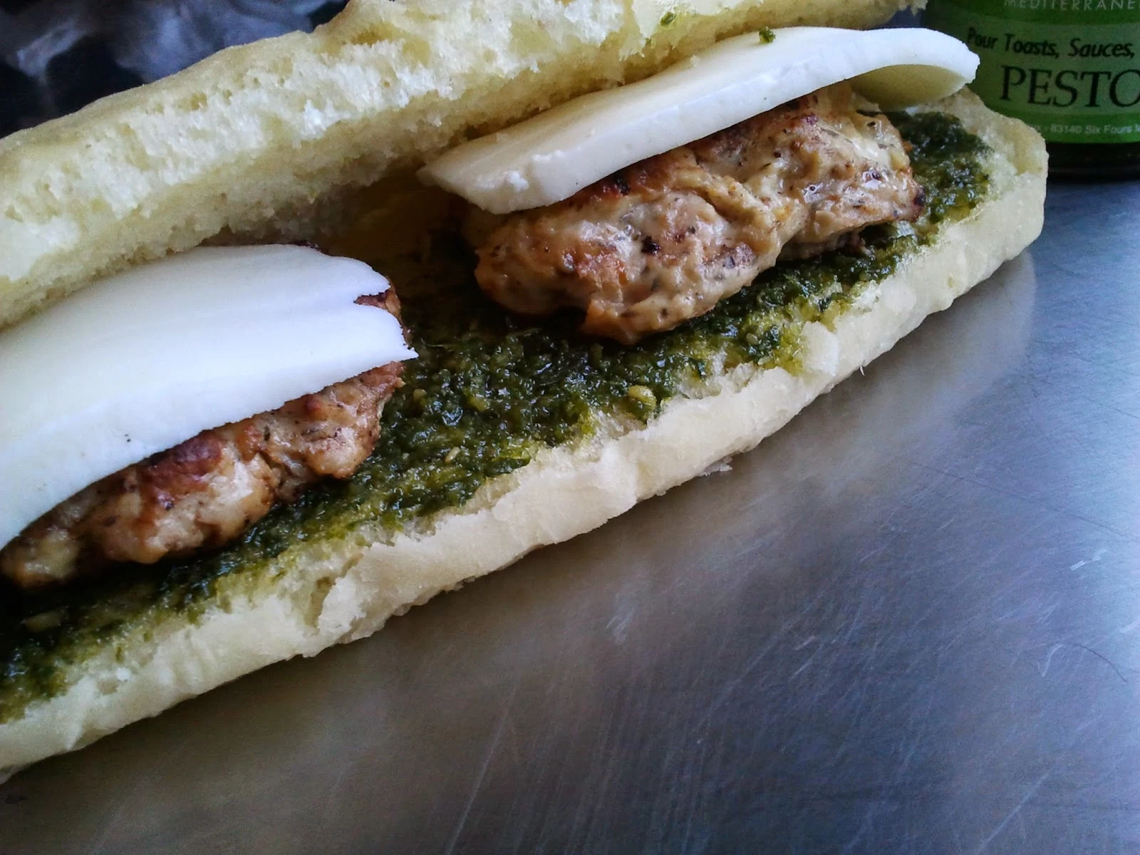 Panini méditerranéen poulet pesto